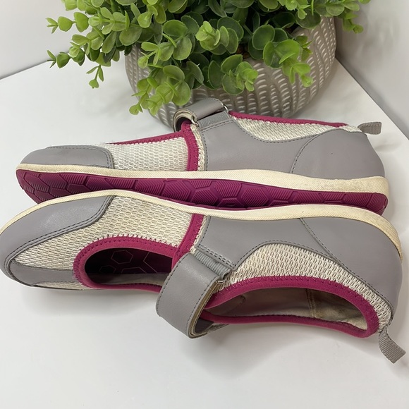 EUC Vionic Ailie White Mary Jane Athletic shoes size9 pink gray white - Picture 11 of 13